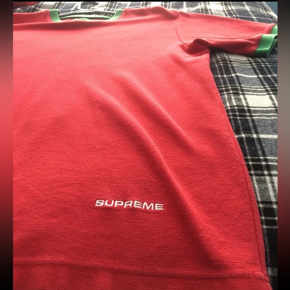 Supreme - Picture 2 of 7